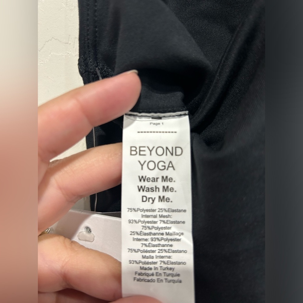 Beyond Yoga Women's Medium POWERBEYOND™ Strength Tank Black NWT Racerback - Picture 8 of 10